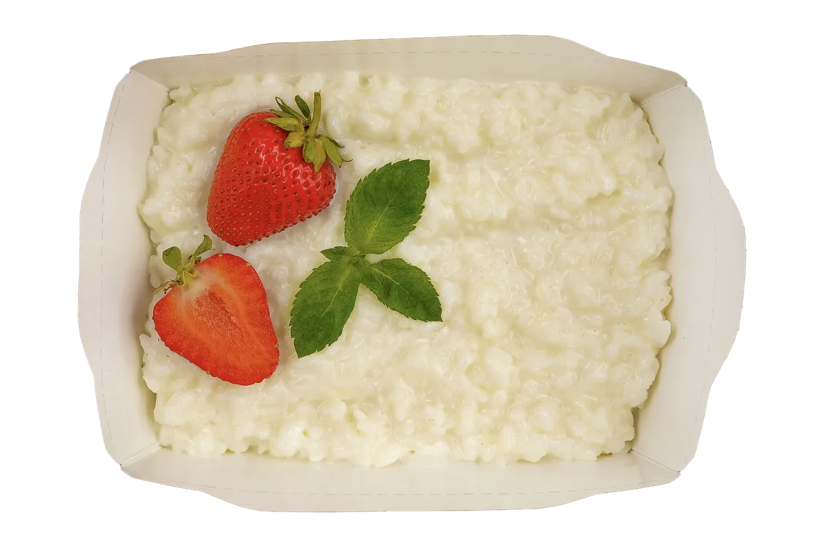 Каша рисовая на безлактозном молоке с клубникой в контейнере